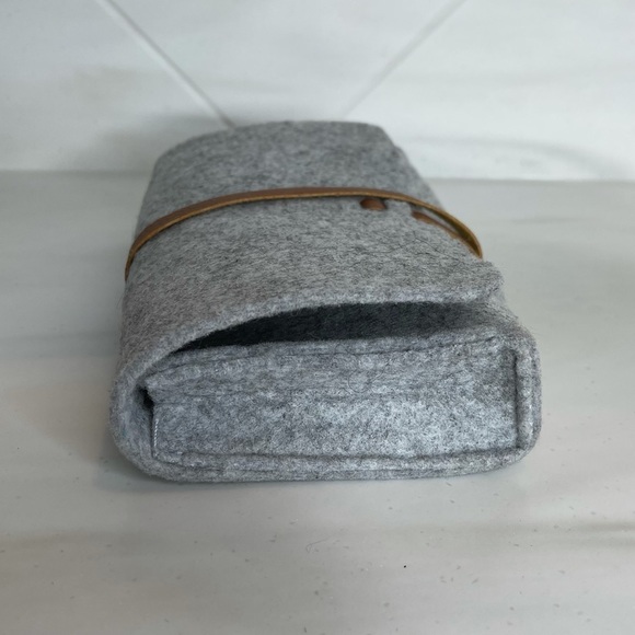 Gray Thick Felt Toiletry Bag - Picture 8 of 13
